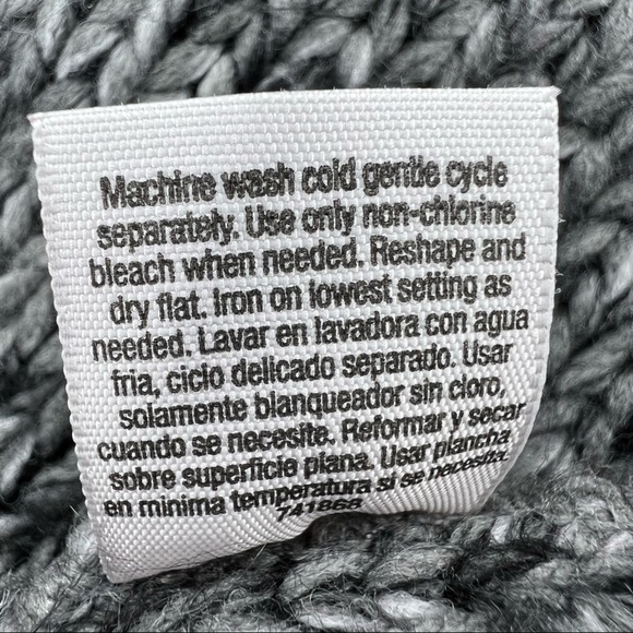 S/M A.n.a Grey Shrug Sweater Short Sleeve Open Cardigan Small Medium 4 6 8 10 - Picture 7 of 7